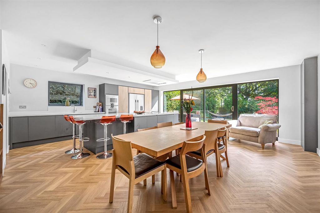 Property photo 2 of 74 Kitchen / Diner / Lounge