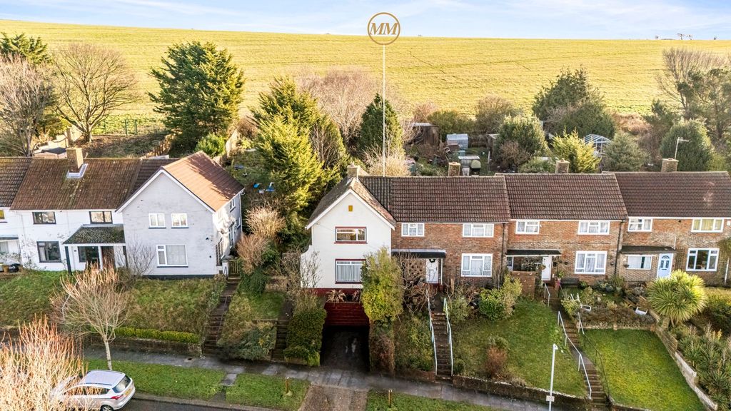 Property photo 3 of 25