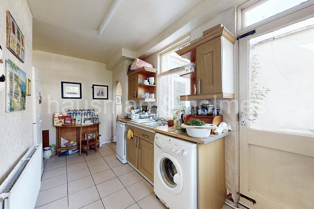 Property photo 3 of 15 W07.Jpg