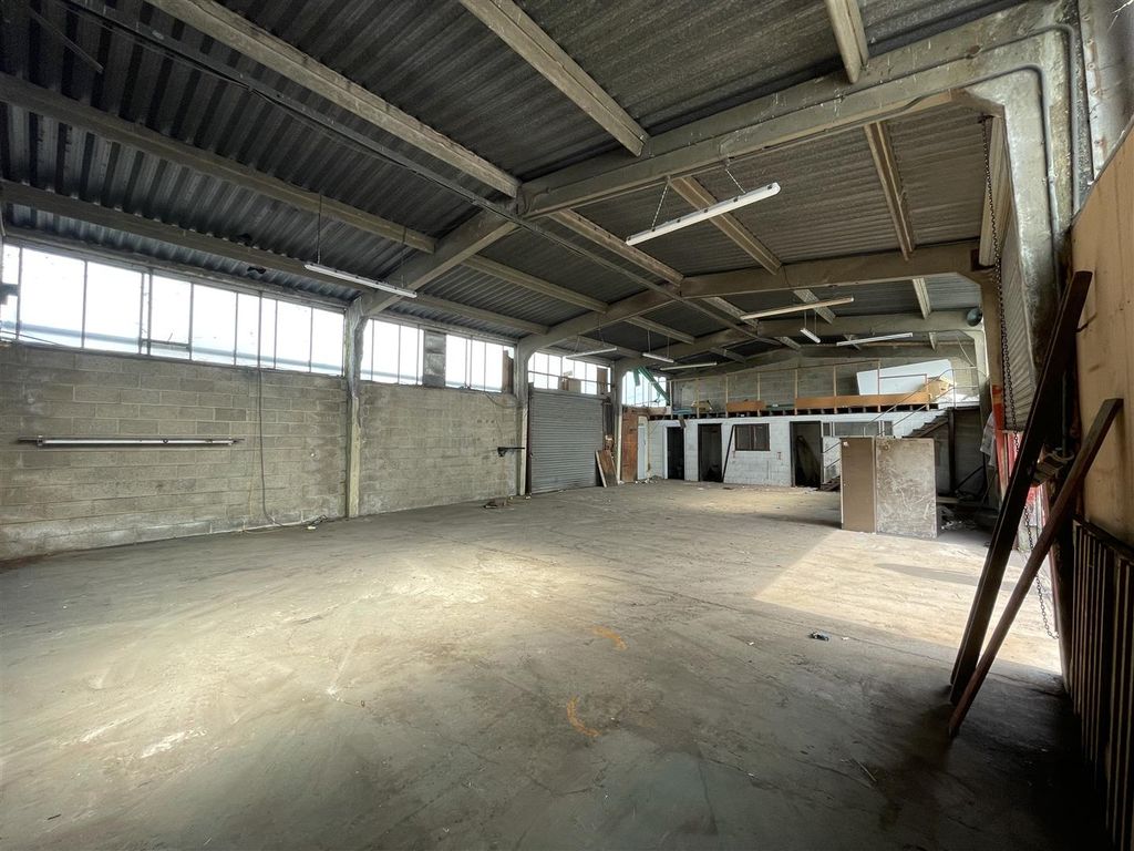 Property photo 3 of 11