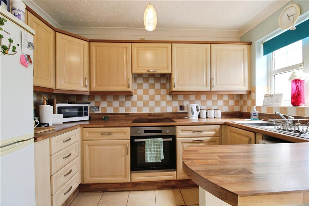 Property photo 3 of 15