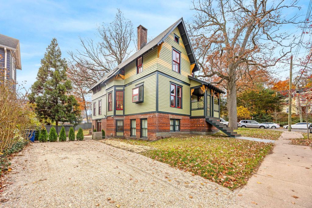 Property photo 1 of 30