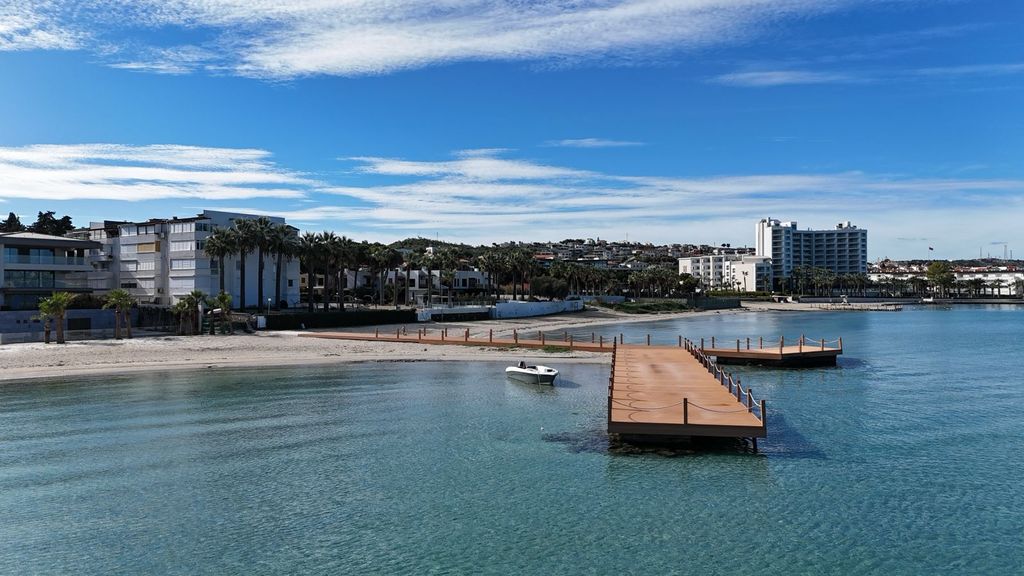 Property photo 2 of 35