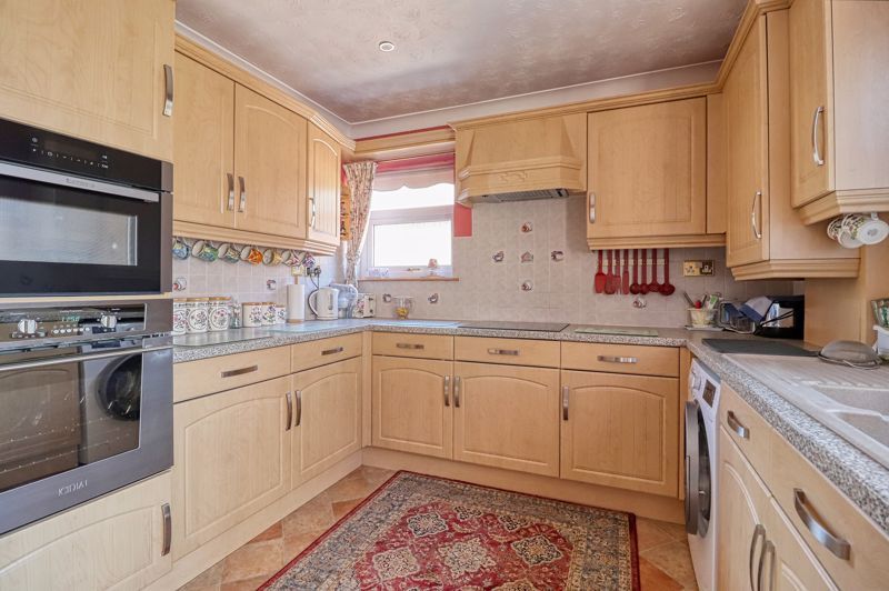 Property photo 3 of 13 Kitchen