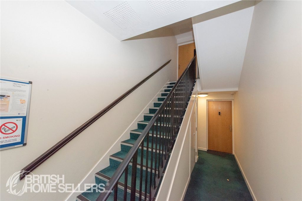 Property photo 2 of 14 Picture No. 18