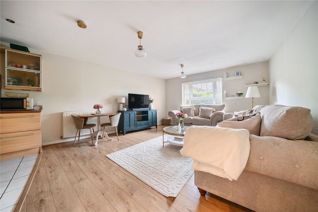 Property photo 3 of 19 Picture No. 09