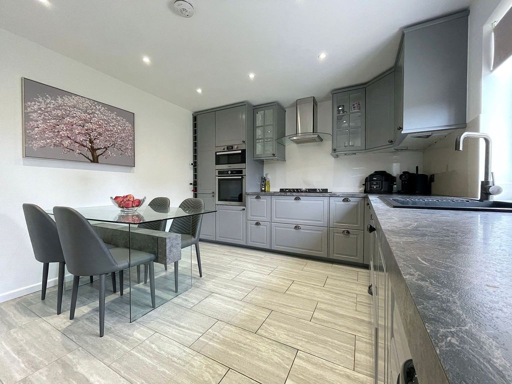 Property photo 2 of 30 Kitchen/Dining Room (6)