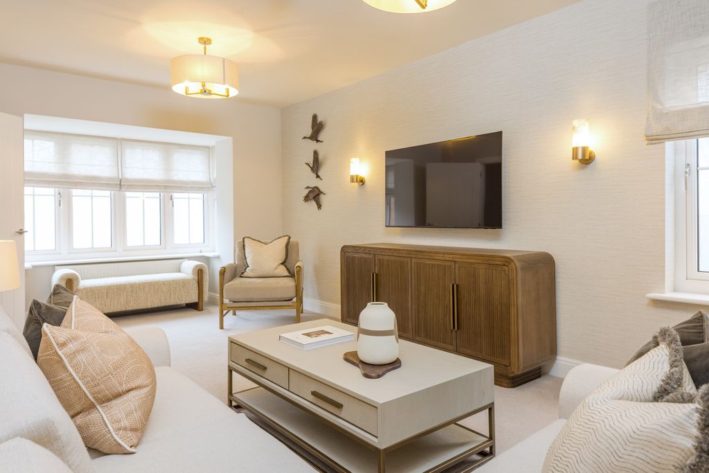 Property photo 3 of 11 Sitting Room