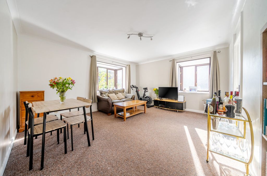 Property photo 3 of 18 1525972-1-6Abe81c...
