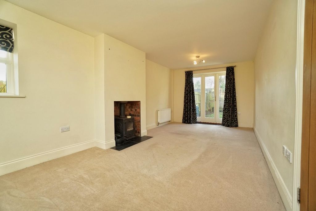 Property photo 3 of 19 Living Room