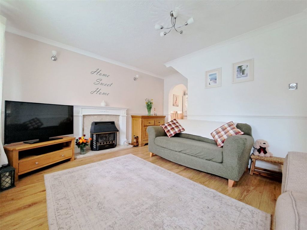 Property photo 2 of 15 Picture No. 16