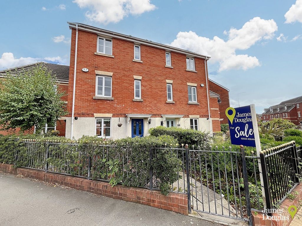 Property photo 1 of 17 402-17