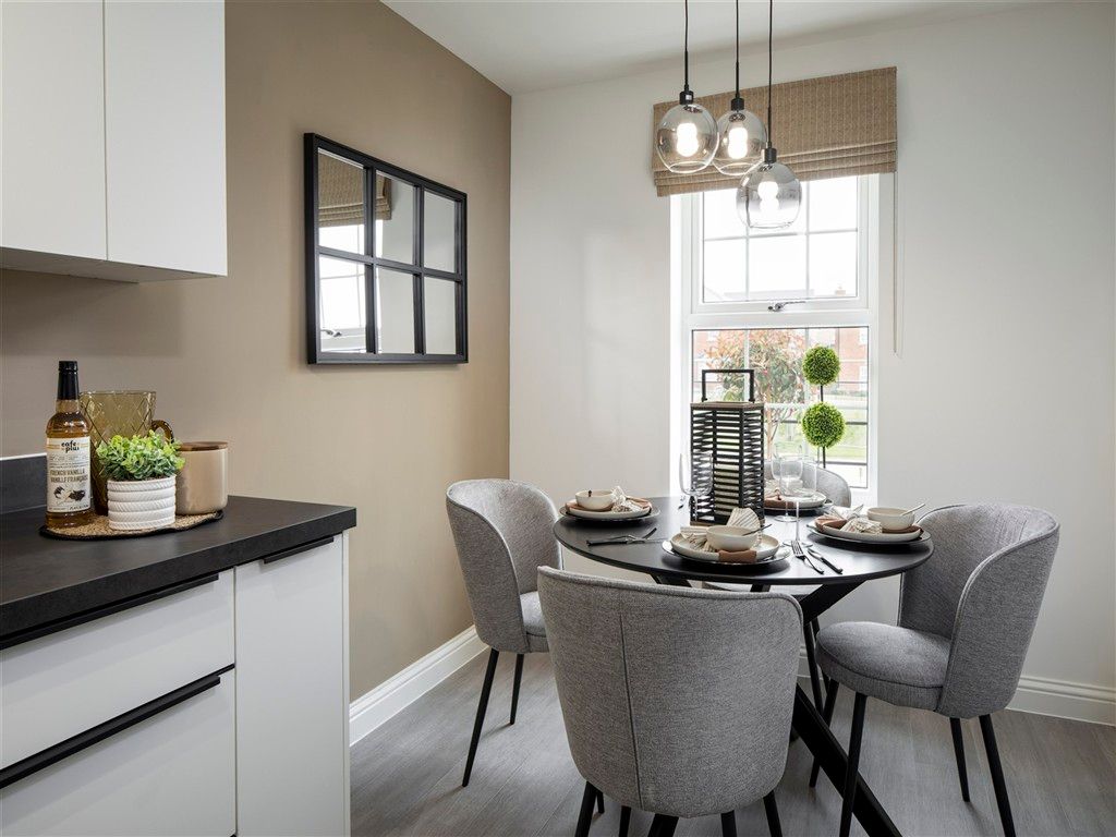 Property photo 3 of 10 Dining Area