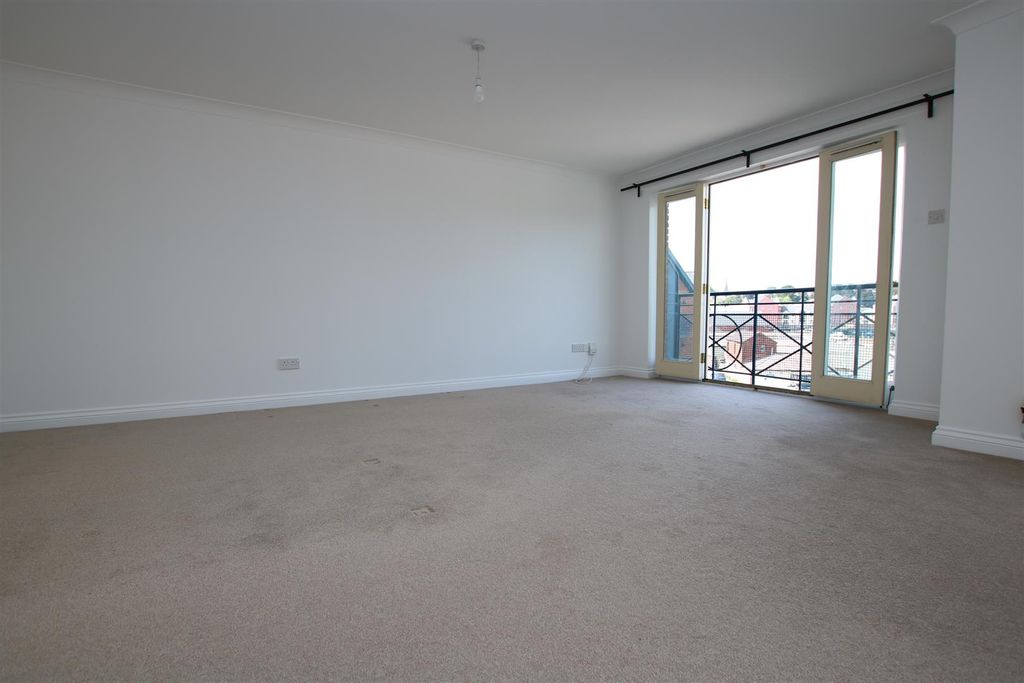Property photo 2 of 12 Living Room 5.Jpg