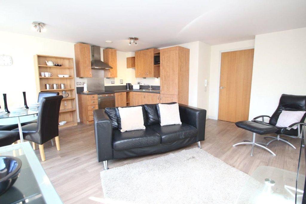 Property photo 3 of 10 Picture No. 02