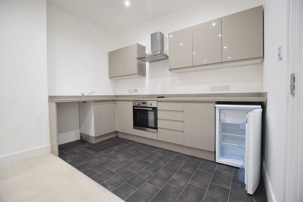 Property photo 1 of 7 Kitchen