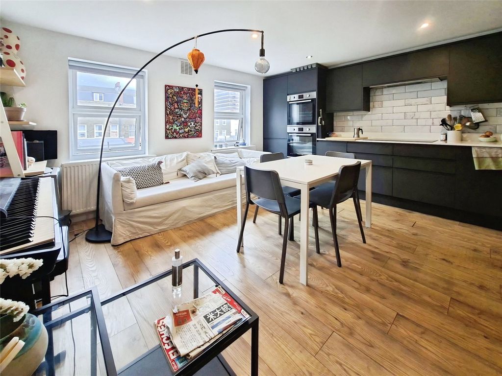 Property photo 1 of 17 Kitchen/Reception