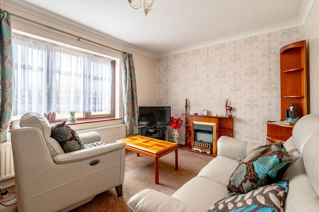 Property photo 3 of 14