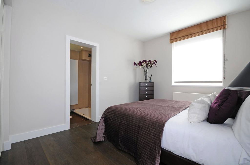 Property photo 2 of 14 Bedroom