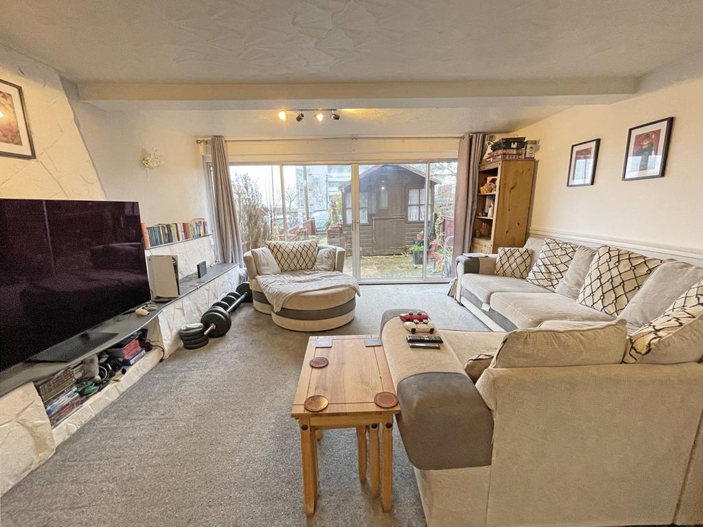 Property photo 2 of 15 Langley Crescent 36 - Lounge Dining Front.Jpg