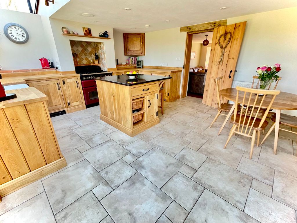Property photo 3 of 45