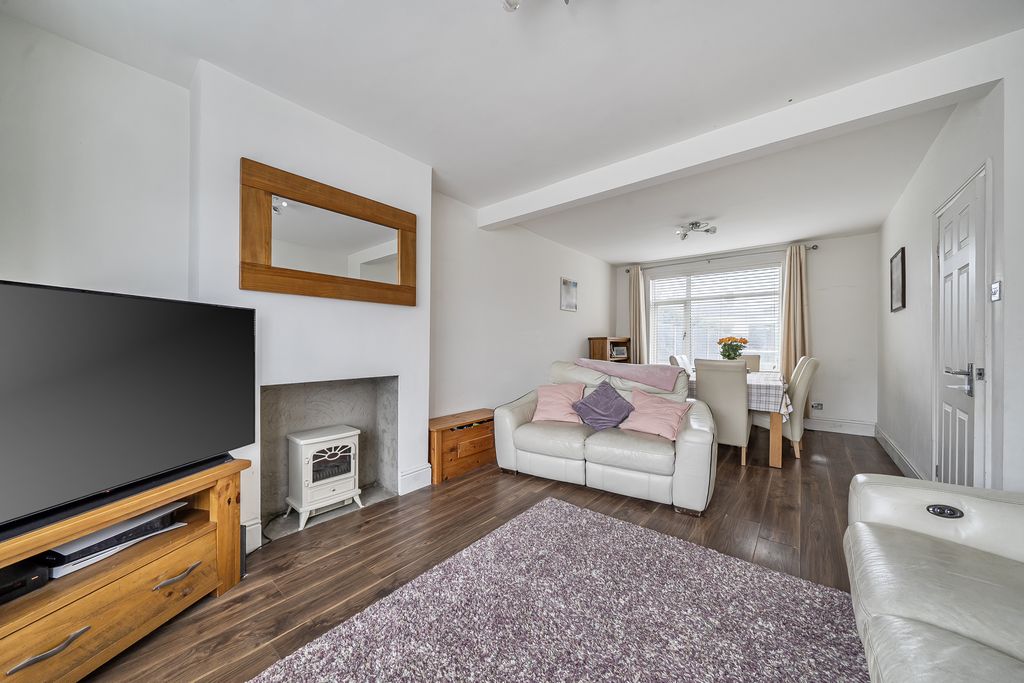 Property photo 3 of 13 14046261369778410c558c