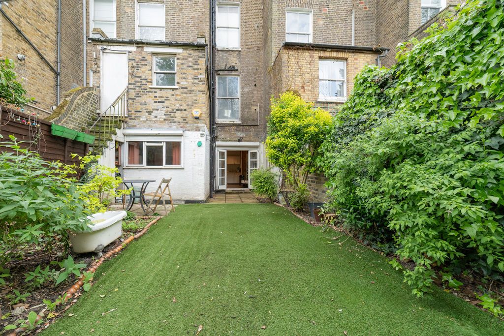 Property photo 2 of 15 Photo 23