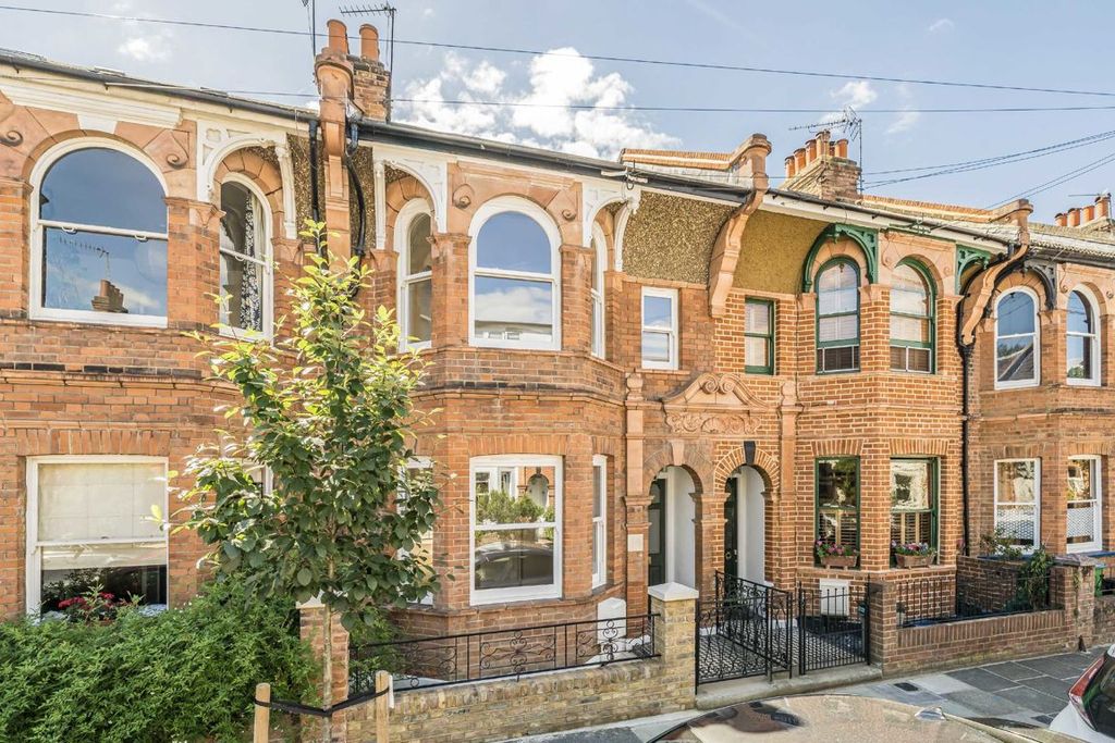 Property photo 1 of 8