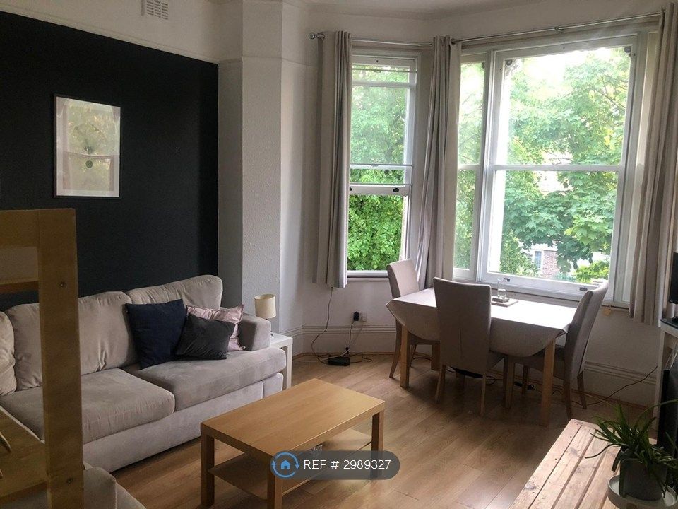 Property photo 1 of 6 Sitting Room