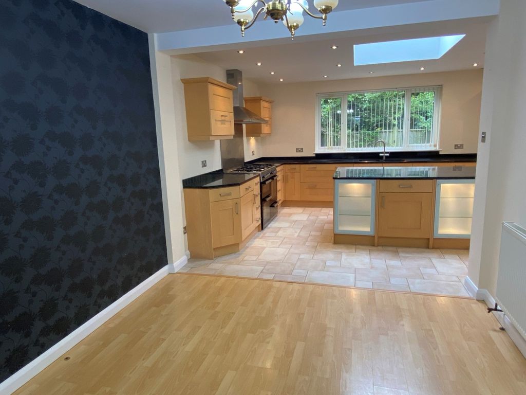 Property photo 2 of 11 4258081