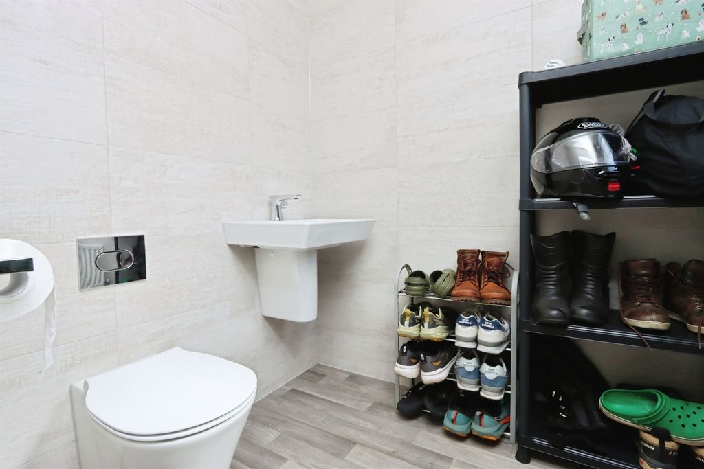 Property photo 3 of 20