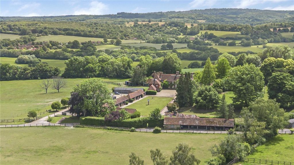 Property photo 3 of 40 Top Hill Farm