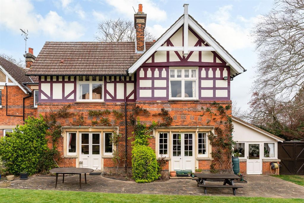 Additional image 53 of 4 bed semi-detached house for saleQueens Hill House, Queens Road, Hertford SG13