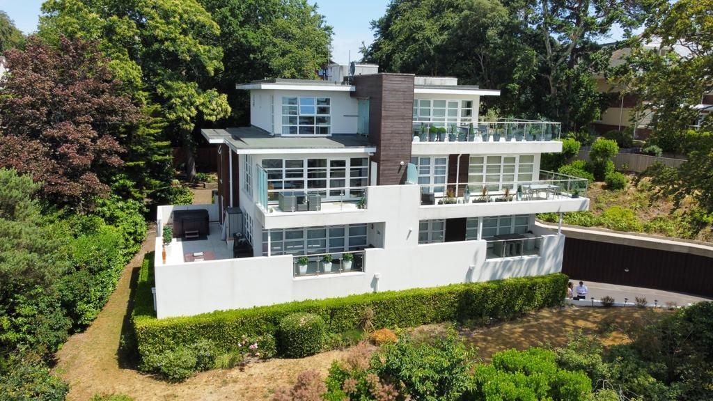 Property photo 1 of 19 Alton Heights