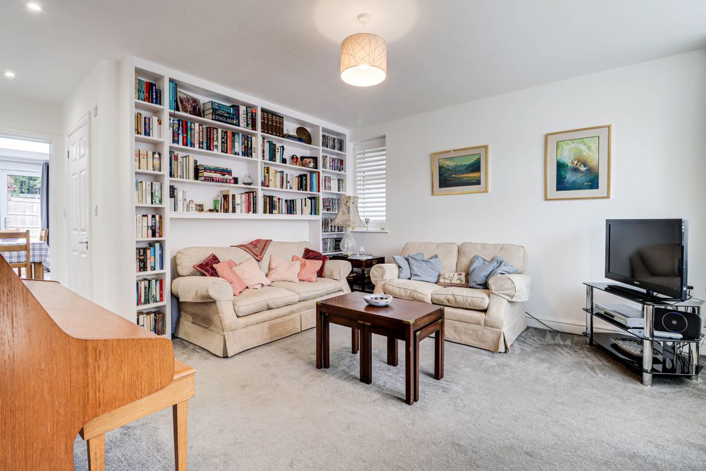 Property photo 3 of 19 Living Room