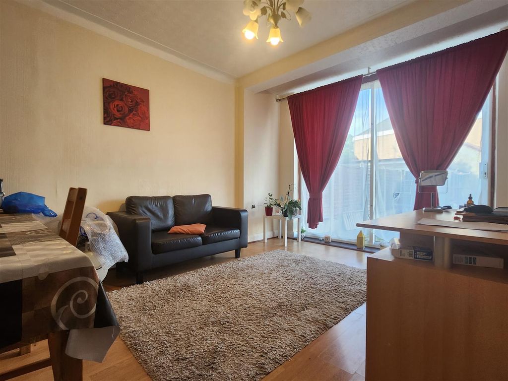 Property photo 2 of 12 l.Jpg