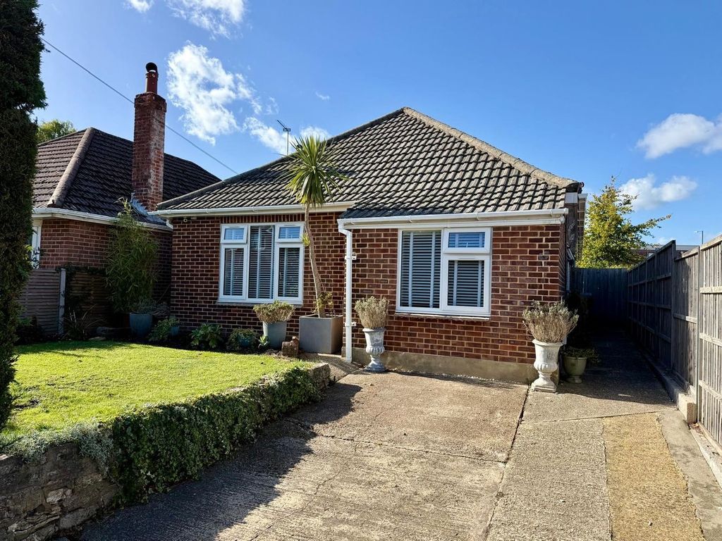 Property photo 2 of 27