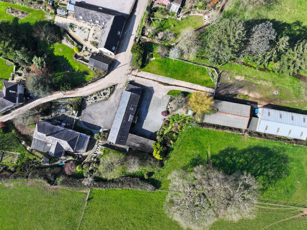 Property photo 2 of 22 Ledstone