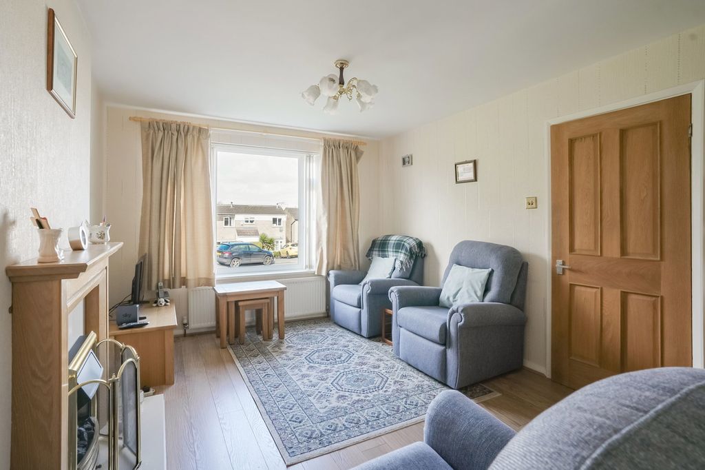 Property photo 3 of 18