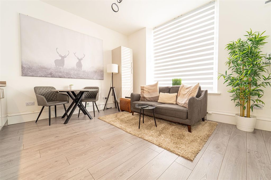 Property photo 1 of 10 52Aunionroad-1.Jpg