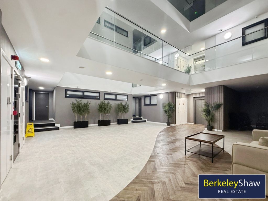 Property photo 3 of 16 Communal