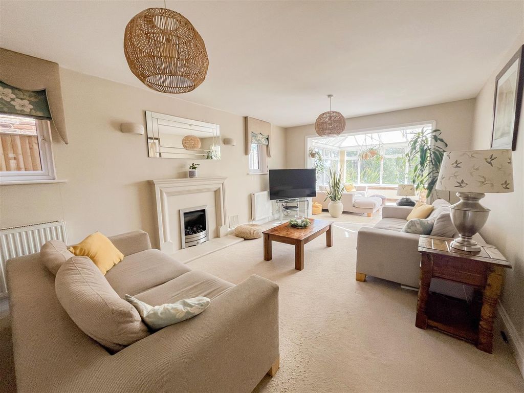 Property photo 2 of 35