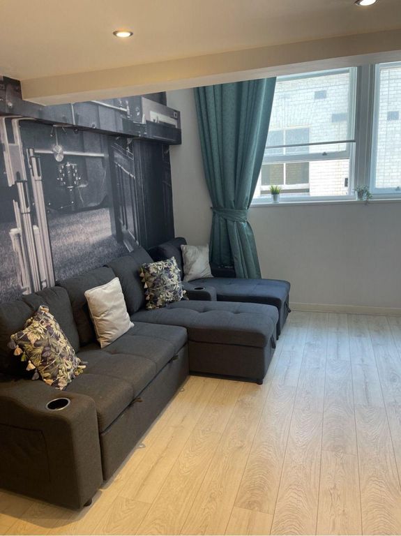 Property photo 2 of 9