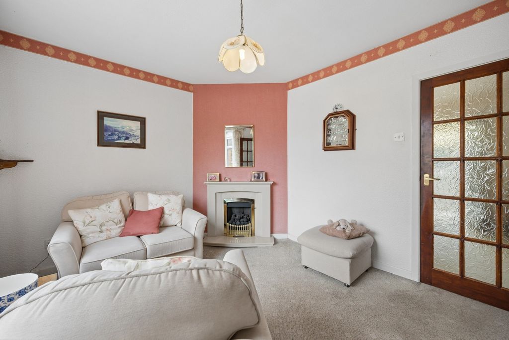 Property photo 2 of 19 5303015