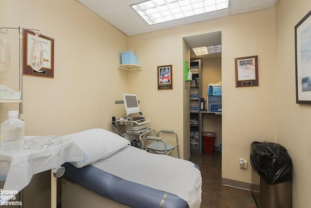 Property photo 3 of 10 <Alttext/>