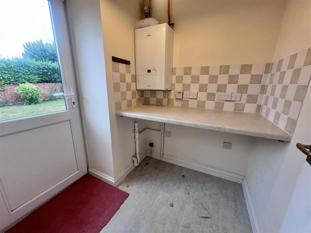 Property photo 3 of 13 Utility Room.Jpg