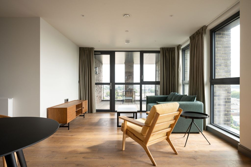 Property photo 1 of 17