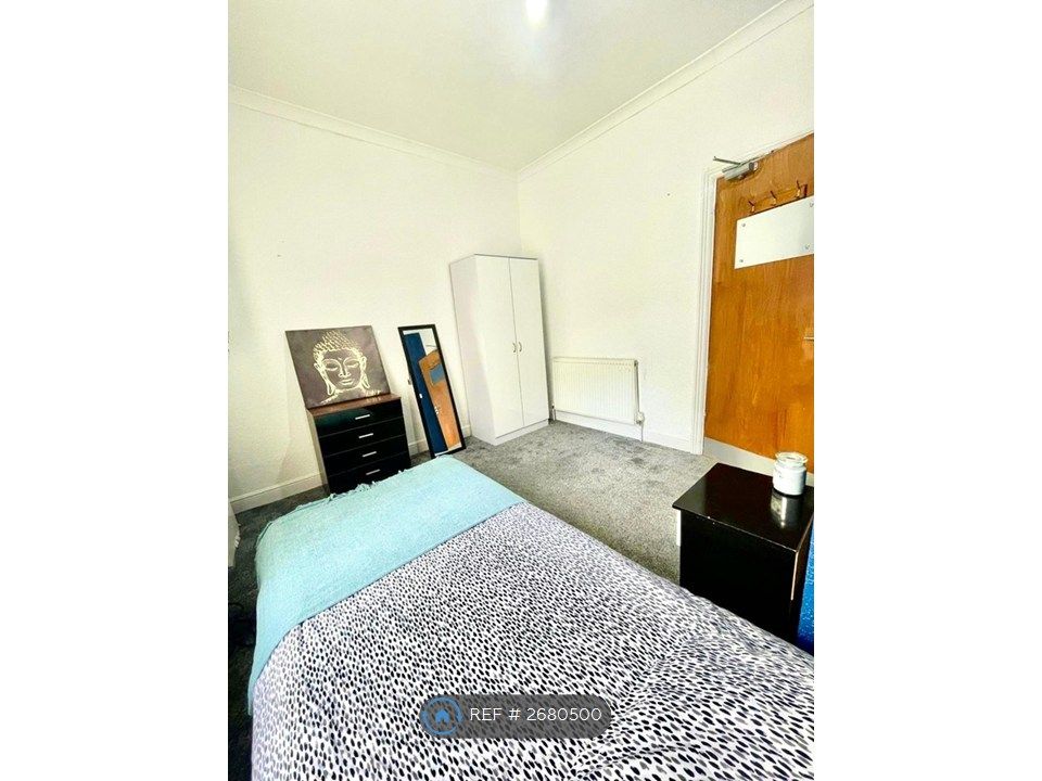 Property photo 1 of 6 Single Room