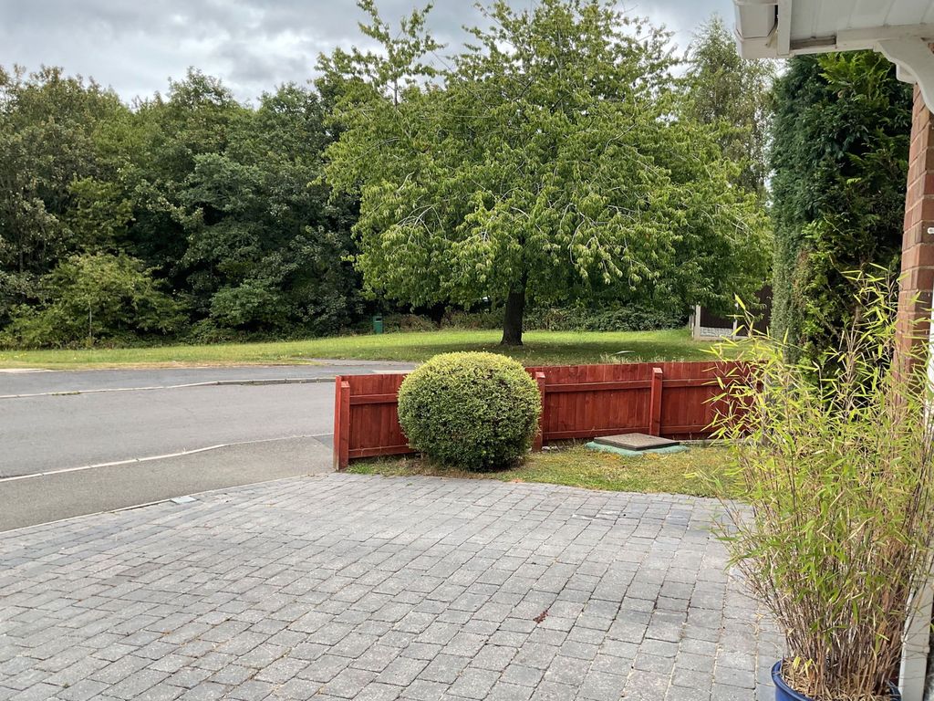 Property photo 2 of 31