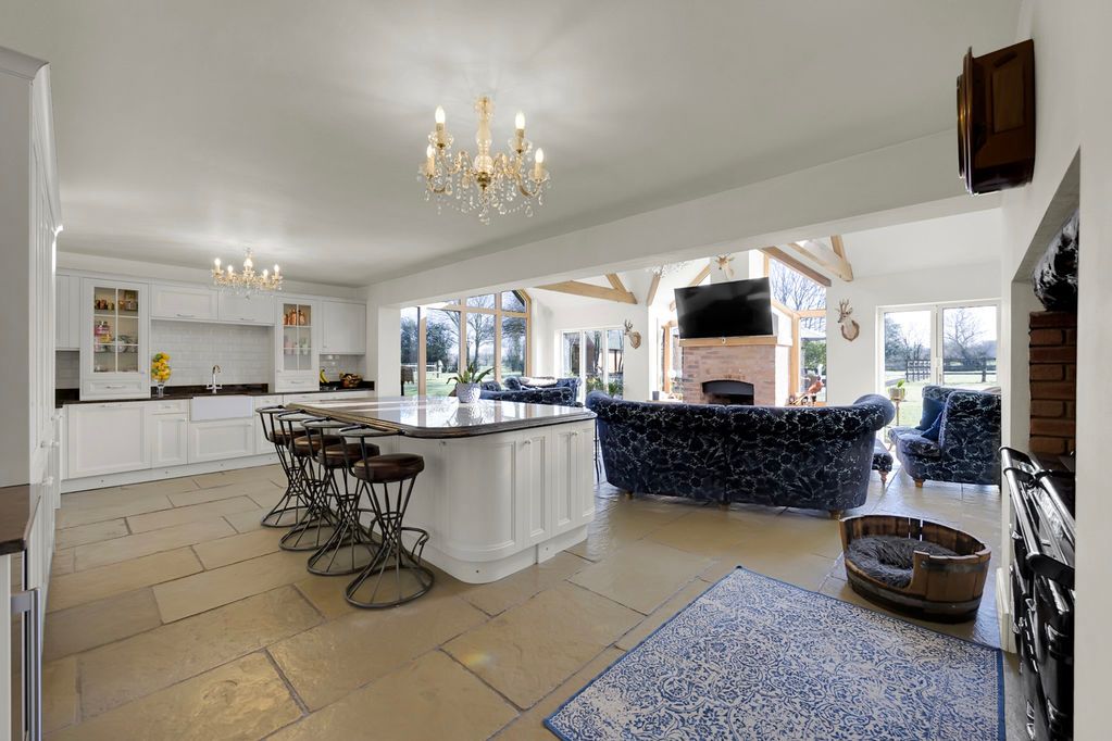 Property photo 2 of 45 Open Plan Living